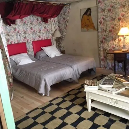 Oda ve Kahvaltı Le Moulin A Huile Vailhourles