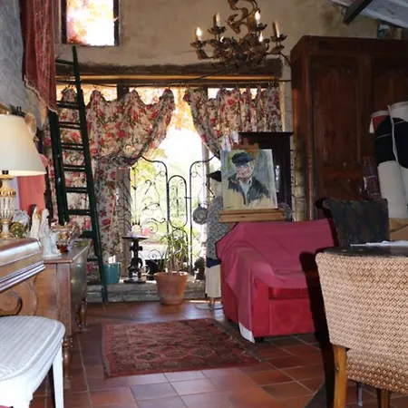 Le Moulin A Huile Vailhourles