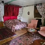 Le Moulin à Huile Bed & Breakfast 3*