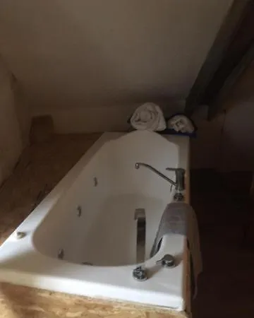 Bed & Breakfast Le Moulin A Huile 3*