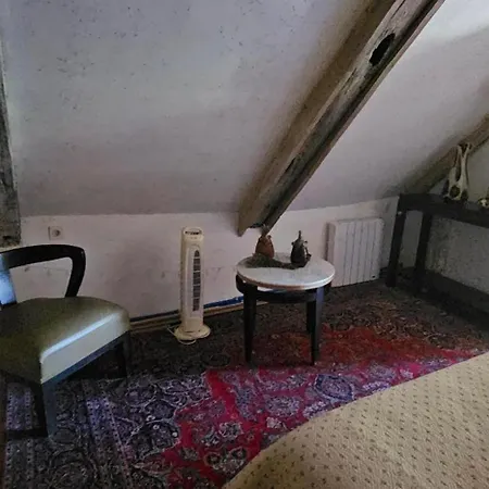 Le Moulin à Huile Couette-café Vailhourles