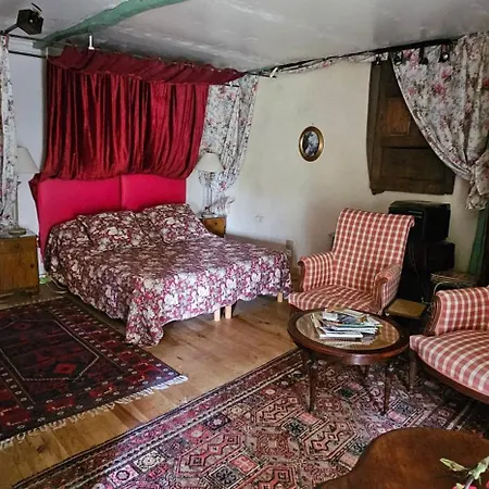 Le Moulin A Huile Bed and breakfast 3*