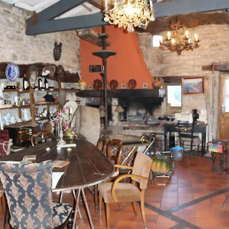 Le Moulin A Huile 3* Vailhourles