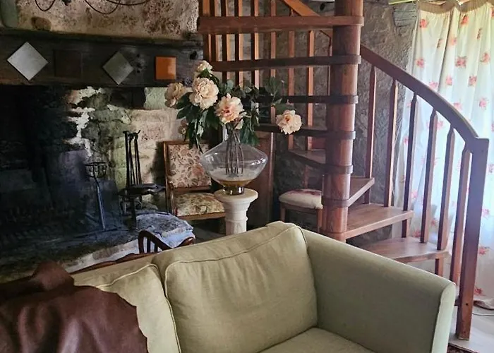 Le Moulin A Huile Bed & Breakfast Vailhourles