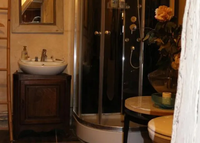 Le Moulin A Huile Vailhourles